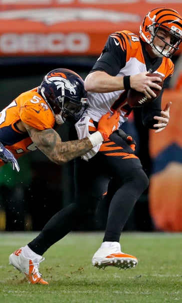 Bengals' offense having hard time staying on field